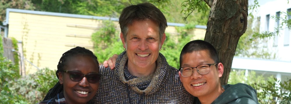 Photo of Group Roelfsema, with left to right; Florence Muraya, Rob Roelfsema und Shouguang Huang. (Foto R. Roelsema, Universität Würzburg 2022)