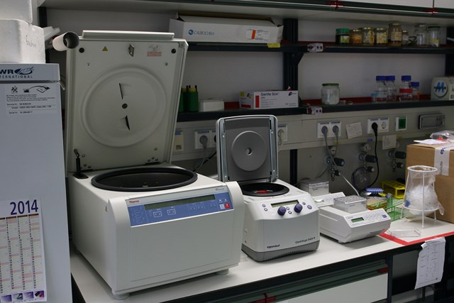 Pic:DNALab_1_Centrifuge