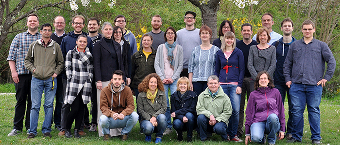 [Translate to Englisch:] Gruppenfoto gesamter Lehrstuhl