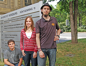 Manuel Röder, Verena Kleiner und Christopher Brandt (von links) studieren an der Uni Würzburg die „Technologie der Funktionswerkstoffe“. Foto: Robert Emmerich