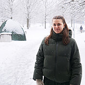 Anja Ryabinina ist seit Anfang Januar 2026 im Rahmen des MERGE-Masterprogramms an der Uni Würzburg. Drei Semester möchte sie hier verbringen. 