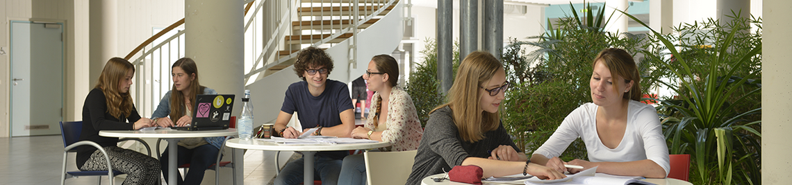 Bild: In der Cafeteria Biozentrum