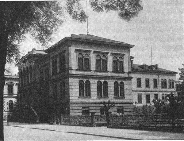 Picture: The old "Zoologisches Institut" at Roentgenring 10